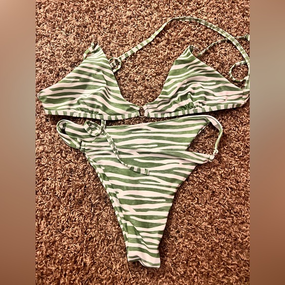 Bikini Lot - Picture 11 of 16